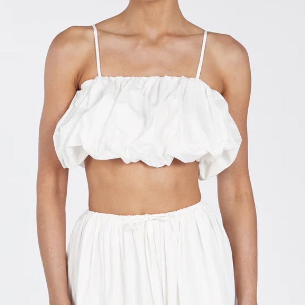 Top: DISSH MONTY WHITE BUBBLE CROP TOP